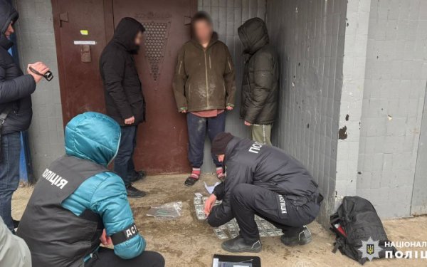 Поліцейські підозрюють представника ТЦК у Харкові в тому, що той допомагав уникнути мобілізації
Поліцейські підозрюють представника ТЦК у Харкові в тому, що той допомагав уникнути мобілізації