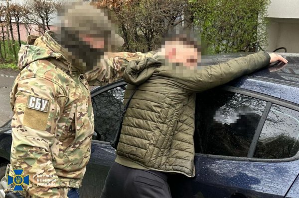 СБУ затримала організовану групу, яка вимагала «данину» у військових та онкохворих
СБУ затримала організовану групу, яка вимагала «данину» у військових та онкохворих