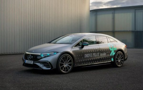 Автомобілі Mercedes-Benz отримали новий колір габаритних вогнів: названа причина
Автомобілі Mercedes-Benz отримали новий колір габаритних вогнів: названа причина