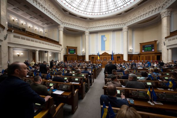 Вибори, Трамп і перемир'я. Чого бояться і до чого готуються у владі та опозиції
Вибори, Трамп і перемир'я. Чого бояться і до чого готуються у владі та опозиції