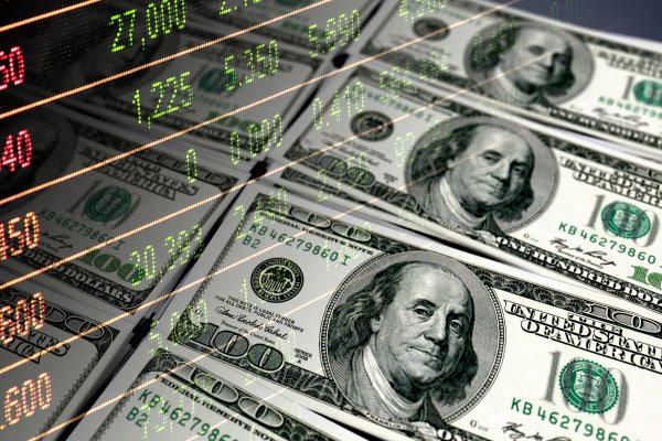 Що "вбило" фондовий ринок України та чому бізнесу може бути цікавіше в Європі
Що "вбило" фондовий ринок України та чому бізнесу може бути цікавіше в Європі