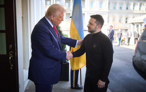 Знову перезавантаження? Як Путін шукає підхід до Трампа і що відбувається між Росією та США
Знову перезавантаження? Як Путін шукає підхід до Трампа і що відбувається між Росією та США
