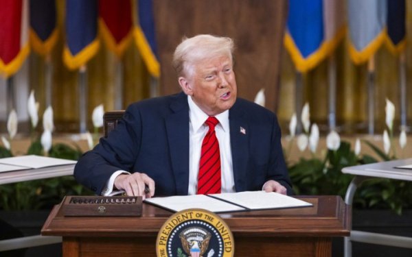 Трамп знову заговорив про швидке підписання угоди про надра з Україною
Трамп знову заговорив про швидке підписання угоди про надра з Україною