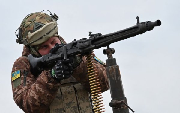Росіяни втратили за добу 1400 солдатів та велику кількість техніки, - Генштаб
Росіяни втратили за добу 1400 солдатів та велику кількість техніки, - Генштаб