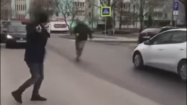 На Волыни мужчина убегал от ТЦК и угрожал пистолетом На Волыни мужчина убегал от ТЦК и угрожал пистолетом
