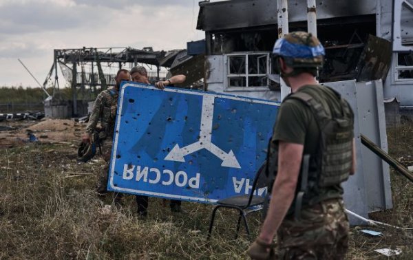 Генштаб спростував заяви про "оточення" українських військ у Курській області
Генштаб спростував заяви про "оточення" українських військ у Курській області
