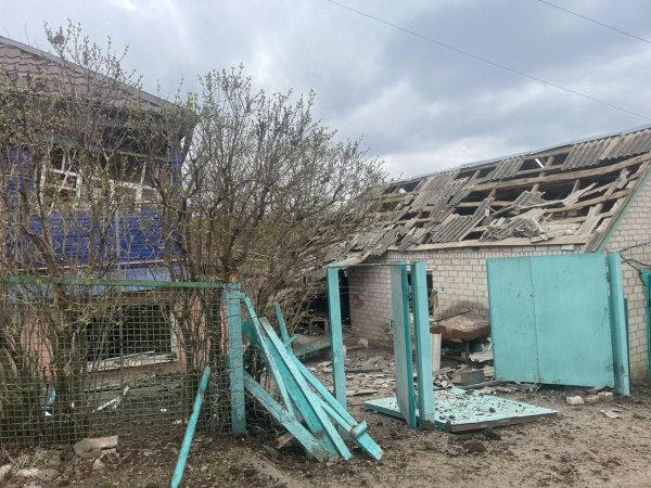 Росіяни вдарили ФАБами по Куп’янську, потрапили по кладовищу
Росіяни вдарили ФАБами по Куп’янську, потрапили по кладовищу