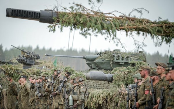Макрон шукає сміливих. Чи введе Європа війська в Україну всупереч волі РФ
Макрон шукає сміливих. Чи введе Європа війська в Україну всупереч волі РФ