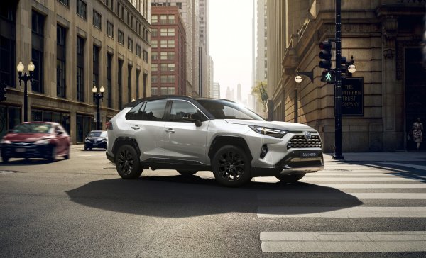 Через смертельний інцидент: Toyota зупинила виробництво кросовера RAV4
Через смертельний інцидент: Toyota зупинила виробництво кросовера RAV4