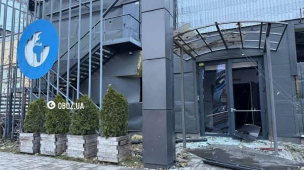 Россияне повредили офис одного из изданий в Киеве Россияне повредили офис одного из изданий в Киеве