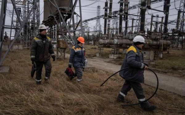 РФ атакувала енергетичні об'єкти ДТЕК в Одеській та Дніпропетровській областях
РФ атакувала енергетичні об'єкти ДТЕК в Одеській та Дніпропетровській областях