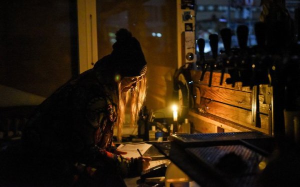Внаслідок удару росіян у деяких мікрорайонах Полтави відсутнє електропостачання
Внаслідок удару росіян у деяких мікрорайонах Полтави відсутнє електропостачання