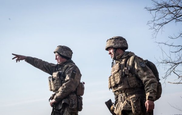 ЗСУ показали дрон-рушницю Lucky Strike: він може знищувати ворожі безпілотники
ЗСУ показали дрон-рушницю Lucky Strike: він може знищувати ворожі безпілотники