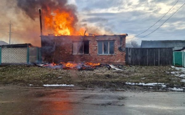 Вранці на Чернігівщині під час повітряної тривоги у Семенівській громаді впала балістична ракета
Вранці на Чернігівщині під час повітряної тривоги у Семенівській громаді впала балістична ракета