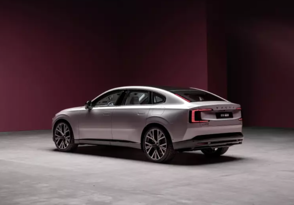 Volvo представив флагманський електромобіль ES90
Volvo представив флагманський електромобіль ES90