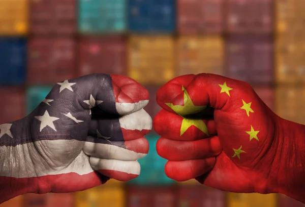 Китай ответил США пошлинами на американские товары на сумму $21 млрд
Китай ответил США пошлинами на американские товары на сумму $21 млрд