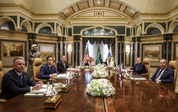 США та РФ розпочали нову зустріч у Саудівській Аравії: що відомо
США та РФ розпочали нову зустріч у Саудівській Аравії: що відомо