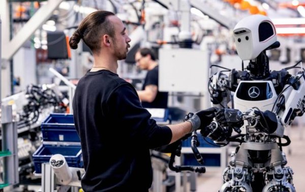 Mercedes-Benz впроваджує роботів і штучний інтелект у виробництві авто: подробиці
Mercedes-Benz впроваджує роботів і штучний інтелект у виробництві авто: подробиці
