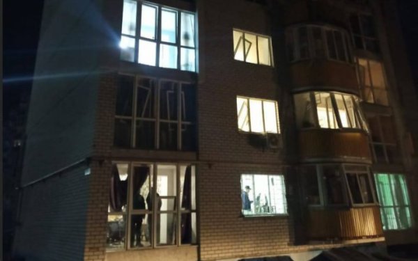 У Чернігові російський "шахед" влучив у житловий будинок
У Чернігові російський "шахед" влучив у житловий будинок