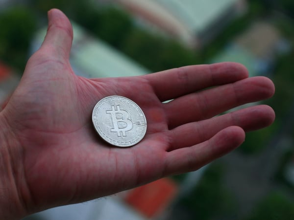 США потеряли $17 млрд из-за продажи BTC, Coinbase запустит торги токенизированными бумагами: что нового
США потеряли $17 млрд из-за продажи BTC, Coinbase запустит торги токенизированными бумагами: что нового