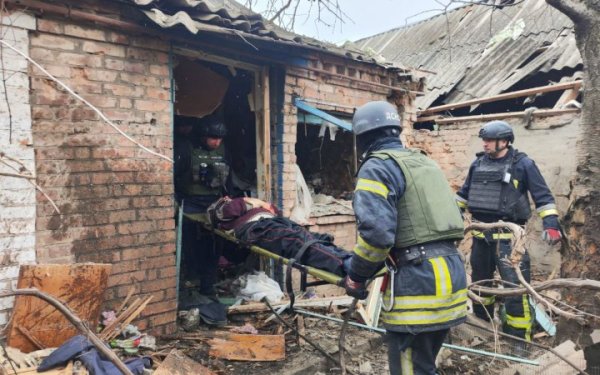 Ворог вдарив по Нікополю Дніпропетровської області
Ворог вдарив по Нікополю Дніпропетровської області