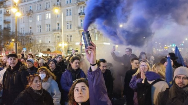 В Будапеште массовые протесты из-за запрета ЛГБТ-прайда В Будапеште массовые протесты из-за запрета ЛГБТ-прайда