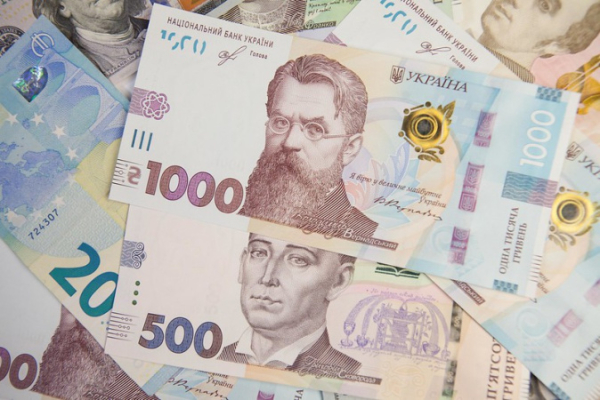 Официальный курс: Нацбанк укрепил гривну на 3 копейки
Официальный курс: Нацбанк укрепил гривну на 3 копейки