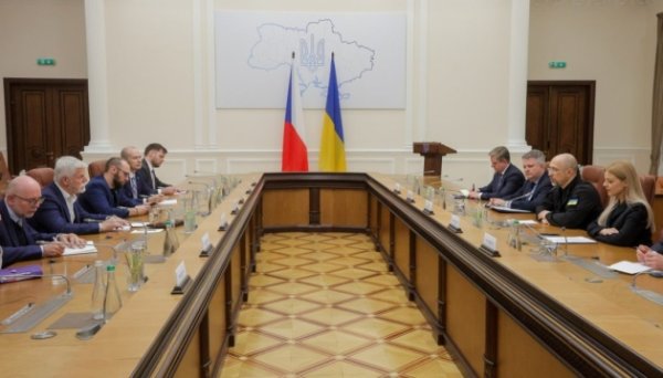 Шмигаль і президент Чехії обговорили оборонно-промислове співробітництво Шмигаль і президент Чехії обговорили оборонно-промислове співробітництво