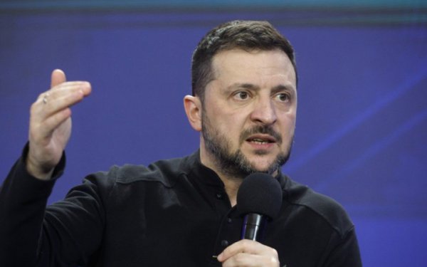 Зеленський: наш дрон на 3 тисячі кілометрів пройшов випробування
Зеленський: наш дрон на 3 тисячі кілометрів пройшов випробування