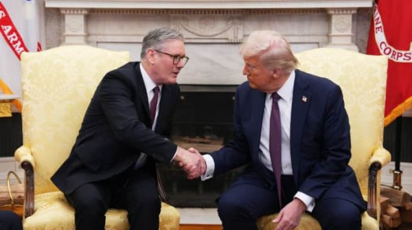 Трамп и Стармер говорили об Украине: договорились продолжать коллективное давление на Путина Трамп и Стармер говорили об Украине: договорились продолжать коллективное давление на Путина