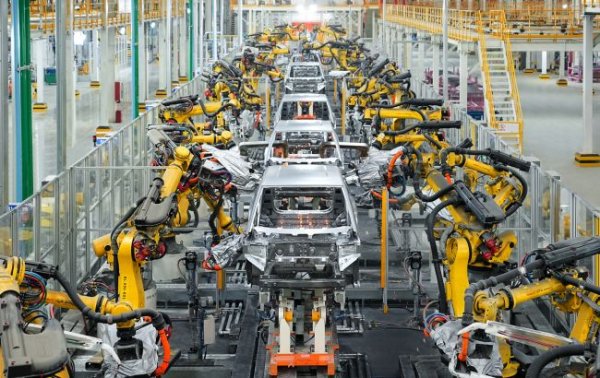 У серці конкурентів: BYD планує побудувати третій завод з виробництва електромобілів у Європі
У серці конкурентів: BYD планує побудувати третій завод з виробництва електромобілів у Європі