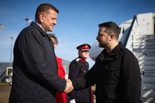 Вибори, Трамп і перемир'я. Чого бояться і до чого готуються у владі та опозиції
Вибори, Трамп і перемир'я. Чого бояться і до чого готуються у владі та опозиції