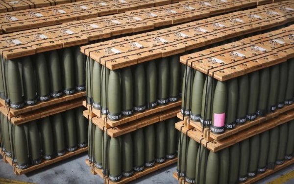 CNN: постачання зброї США та обмін розвідданими з Україною повністю відновились
CNN: постачання зброї США та обмін розвідданими з Україною повністю відновились