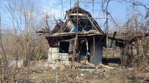 Обстрелы Никополя: трое раненых, повреждены предприятия и дома Обстрелы Никополя: трое раненых, повреждены предприятия и дома