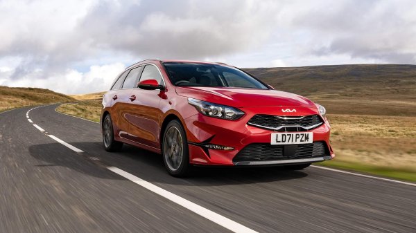 Через електромобілі: Kia позбавиться від популярної моделі Ceed
Через електромобілі: Kia позбавиться від популярної моделі Ceed