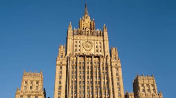 В России заявили, что мирный договор может предусматривать "невооруженных наблюдателей" в Украине В России заявили, что мирный договор может предусматривать "невооруженных наблюдателей" в Украине
