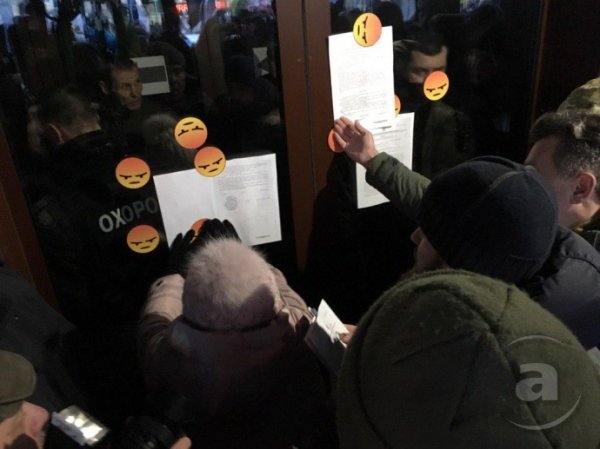К месту жительства Кернеса пришел "марш злых харьковчан" К месту жительства Кернеса пришел "марш злых харьковчан"