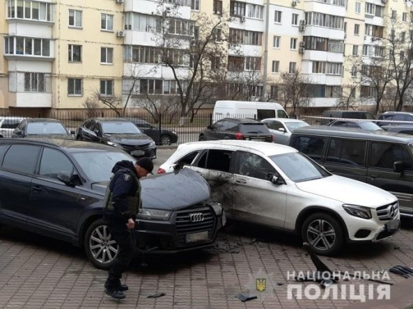 В сети "взорвали" авто Турчинова: Мечты недоеденных снегирей не осуществились В сети "взорвали" авто Турчинова: Мечты недоеденных снегирей не осуществились