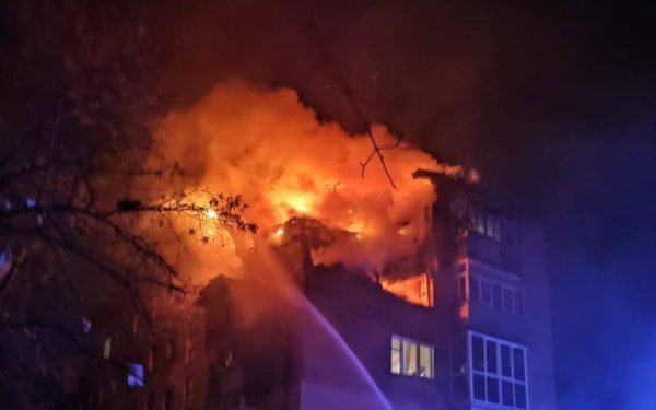 У Чернігові шахед влучив у пʼятиповерхівку
У Чернігові шахед влучив у пʼятиповерхівку