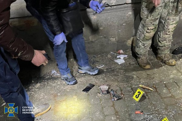СБУ: до теракту в Івано-Франківську причетні двоє підлітків. Один з них загинув
СБУ: до теракту в Івано-Франківську причетні двоє підлітків. Один з них загинув