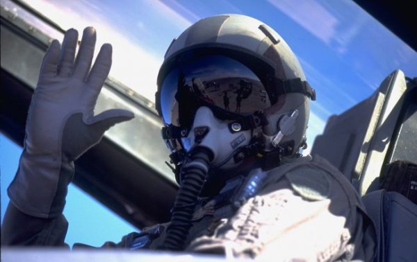 Український пілот F-16 вперше дав інтерв'ю: "Понад 80% ракет влучають у ціль"
Український пілот F-16 вперше дав інтерв'ю: "Понад 80% ракет влучають у ціль"