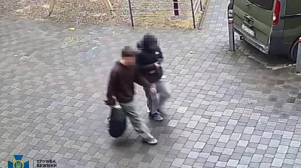 Взрывы в Ивано-Франковске: правоохранители выяснили, что россияне взорвали завербованных подростков Взрывы в Ивано-Франковске: правоохранители выяснили, что россияне взорвали завербованных подростков