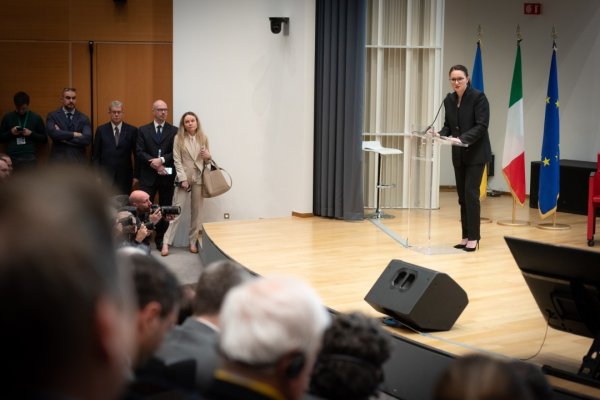 Оборонна промисловість і «зелена» металургія: Україна зацікавлена у співпраці з Італією Оборонна промисловість і «зелена» металургія: Україна зацікавлена у співпраці з Італією