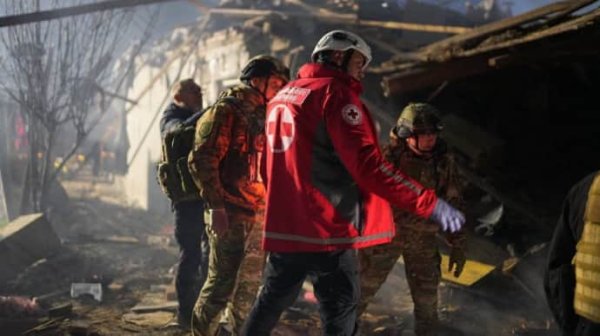 12 человек пострадали и трое погибли из-за российской атаки на Запорожье 12 человек пострадали и трое погибли из-за российской атаки на Запорожье