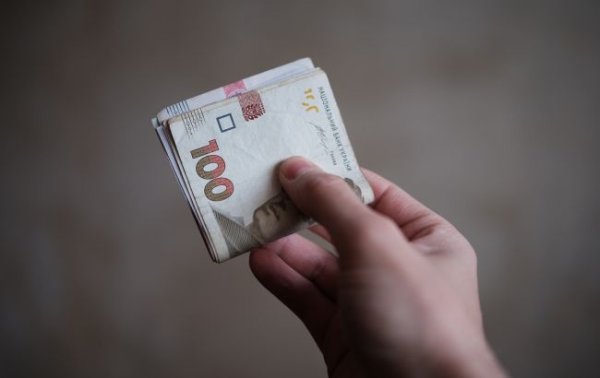 Українцям виплатили індексовану пенсію: на скільки зросла сума
Українцям виплатили індексовану пенсію: на скільки зросла сума