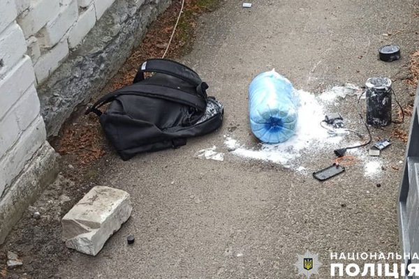 У Тернополі 14-річна школярка намагалася влаштувати теракт біля відділку поліції
У Тернополі 14-річна школярка намагалася влаштувати теракт біля відділку поліції