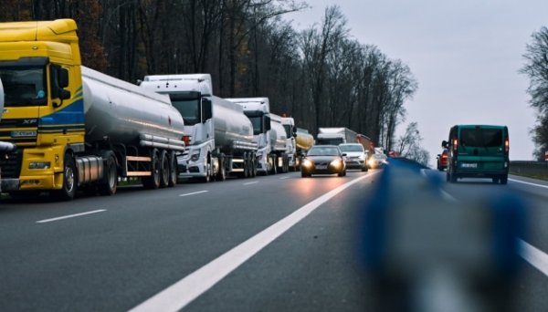 Іноземні перевізники торік сплатили лише половину призначених штрафів Іноземні перевізники торік сплатили лише половину призначених штрафів