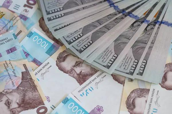 Официальный курс: Нацбанк понизил гривну на пять копеек
Официальный курс: Нацбанк понизил гривну на пять копеек
