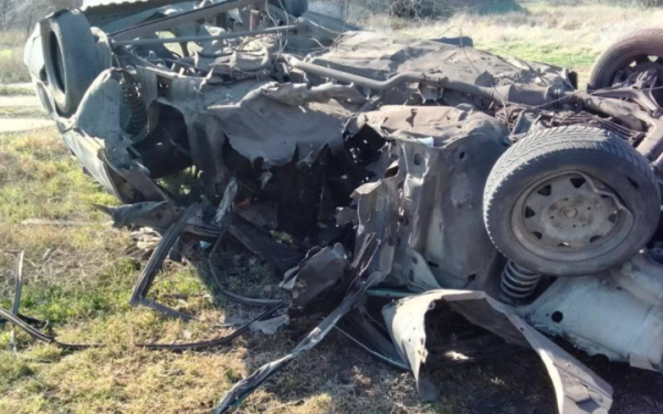 У Скадовську вибухнув автомобіль з двома російськими офіцерами
У Скадовську вибухнув автомобіль з двома російськими офіцерами