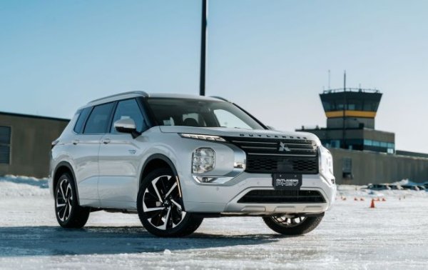 Через внутрішній конфлікт: новий Mitsubishi Outlander змінить платформу
Через внутрішній конфлікт: новий Mitsubishi Outlander змінить платформу